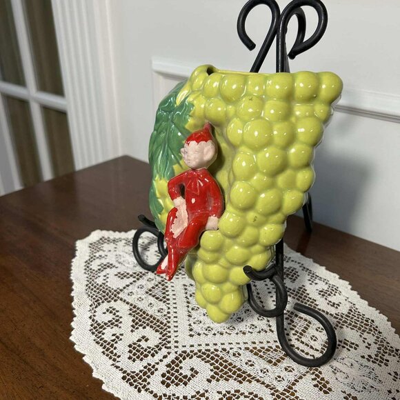 California Pottery - Gilner red pixie elf grape wall vase - as is - Picture 4 of 10